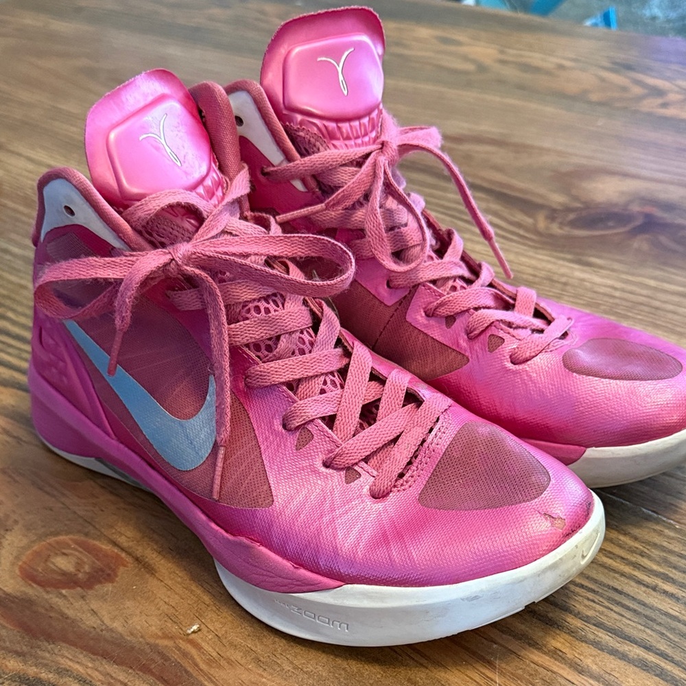 Nike Women's Pink and Gray Athletic Shoes